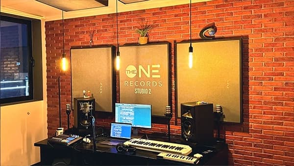 Studio 2 - The Cozy Brick Room